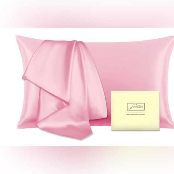 2 Silk Pillowcases - Picture 13 of 16